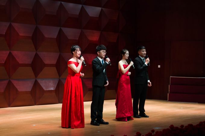 5745dc0a19a1e.jpg 我院外文系学生朗诵.jpg