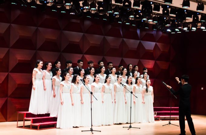 5745dc4abf6bd.jpg 山人合唱团演唱.jpg