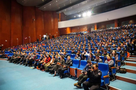 5c8ef296c21a3.png 02.png