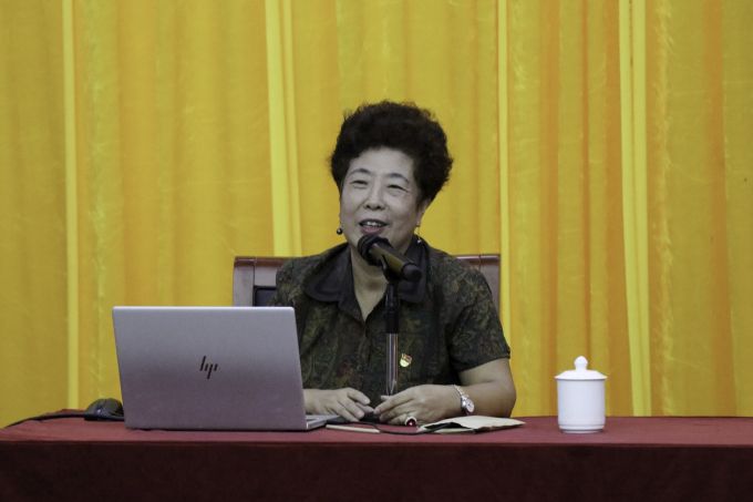 王丽荣老师 (1).jpg